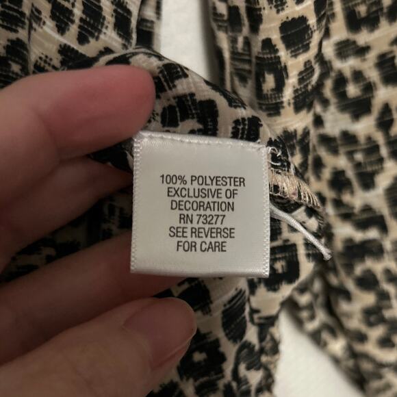 Dana Buchman Leopard Print Blouse 3/4 Sleeve V-Neck Animal Print Top Medium - Picture 6 of 10